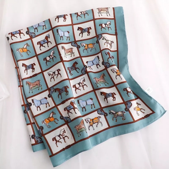 Vintage Accessories - Beautiful Vintage Horse Pattern Silk-like Scarf